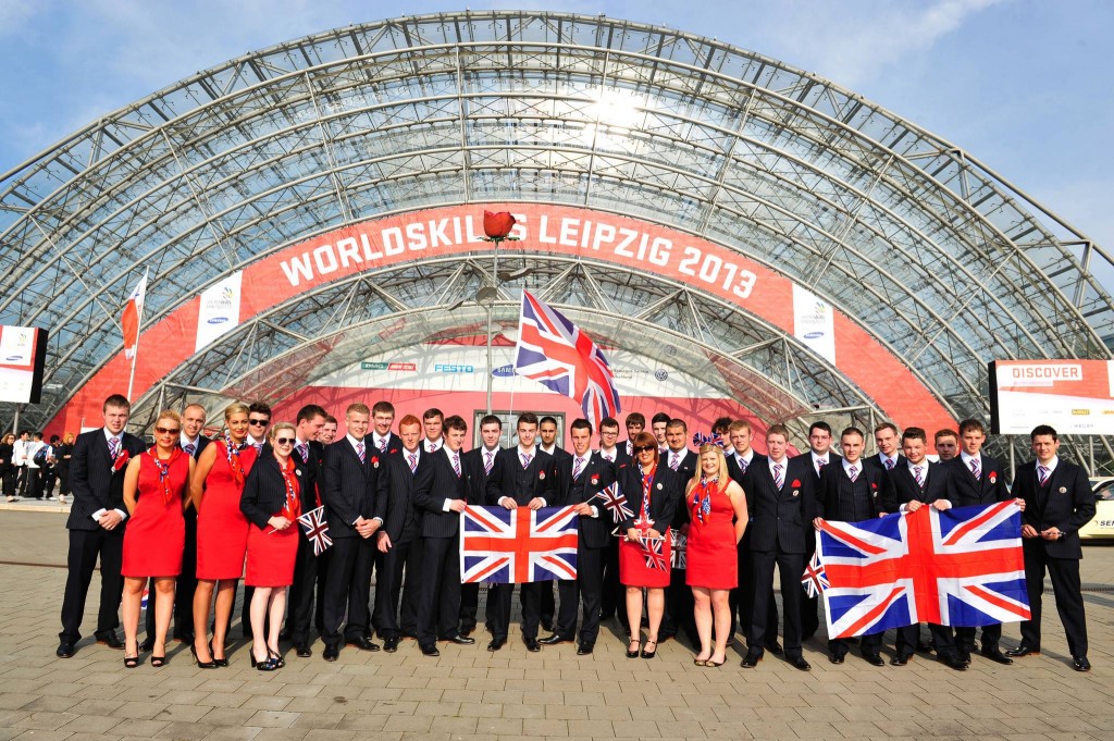 1048422_564018453662414_111450039_o